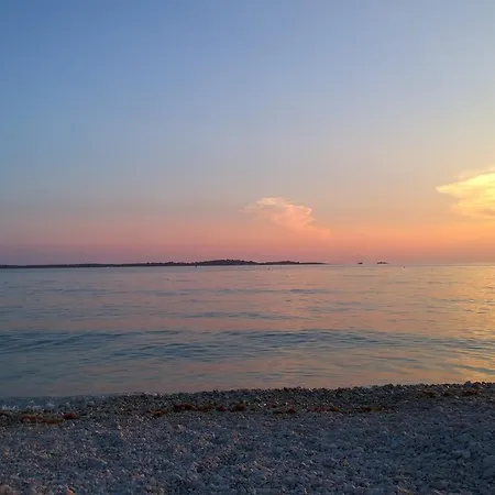 Apartments Free Parking Big Garden *