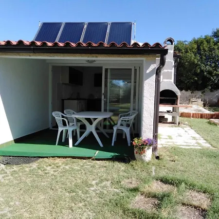 Apartments Free Parking Big Garden Apartment *