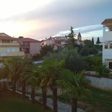 Apartments Free Parking Big Garden Apartment Peroj