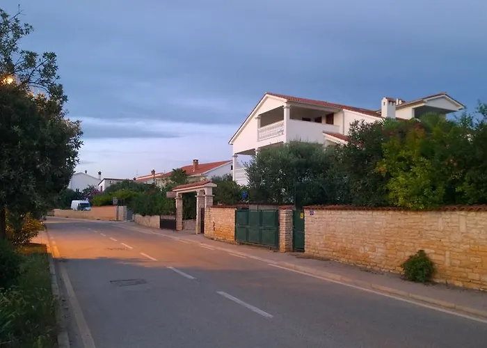 Free Parking Big Garden Apartmán Peroj